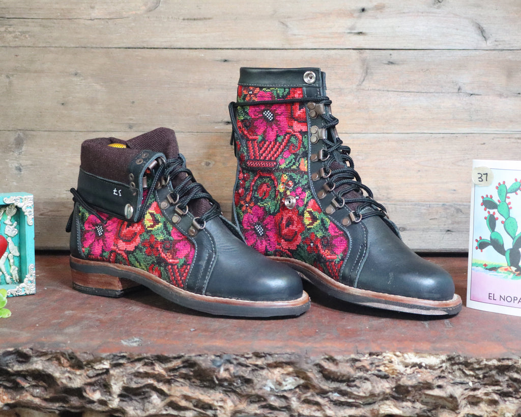 Size 37 - Gypsy Boots - Pink Flowers