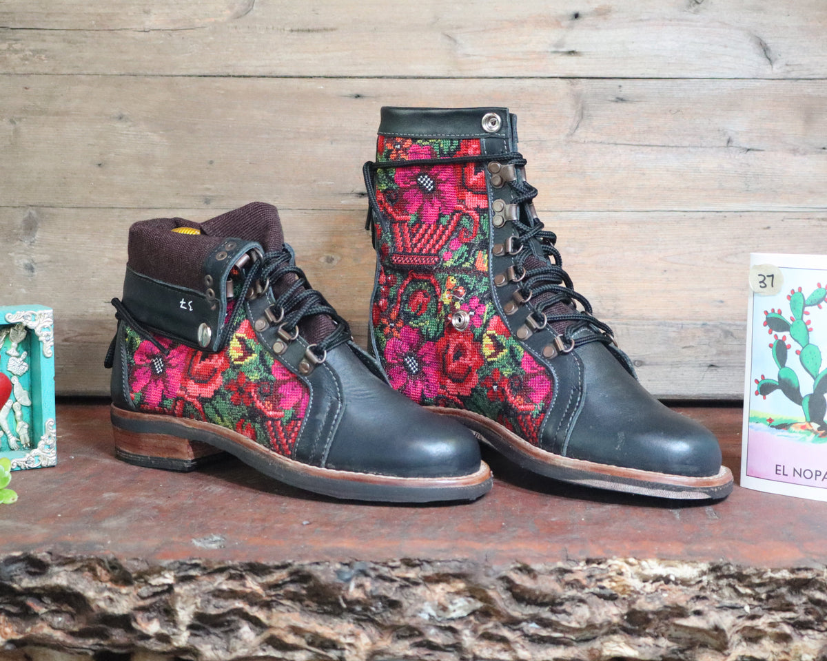 Size 37 - Gypsy Boots - Pink Flowers