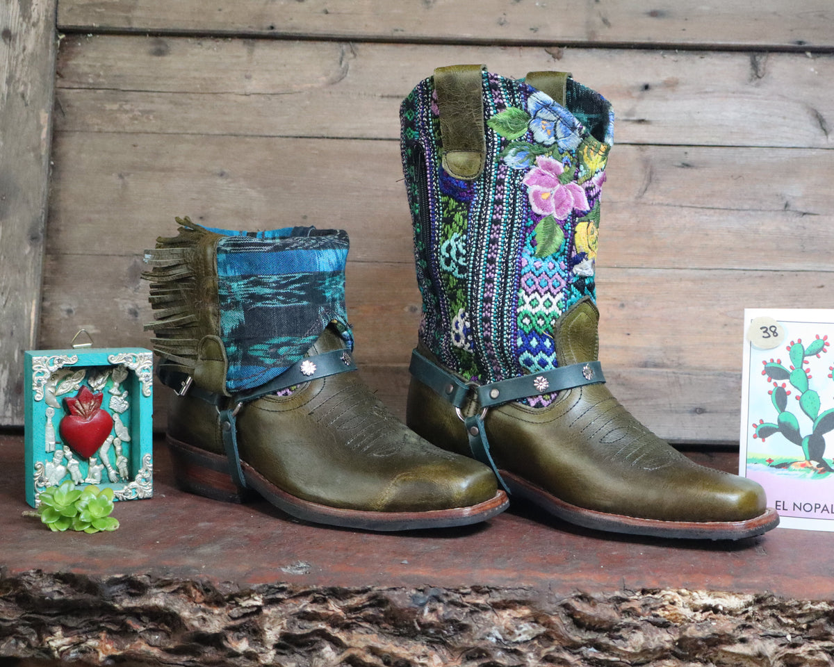 Size 38 - Blunt Toe Cowgirl Bling - Blue Flowers
