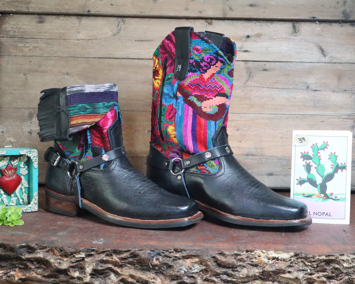 Size 39 - Blunt Toe Cowgirl Bling -Black Flowers