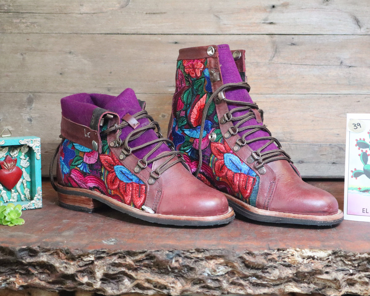 Size 39 - Gypsy Boots - Warm Flowers