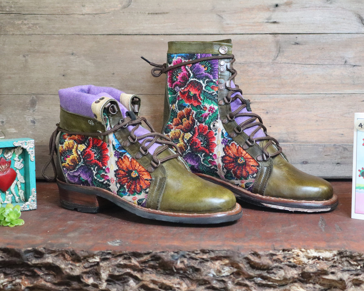 Size 40 - Gypsy Boots - Antique Garden