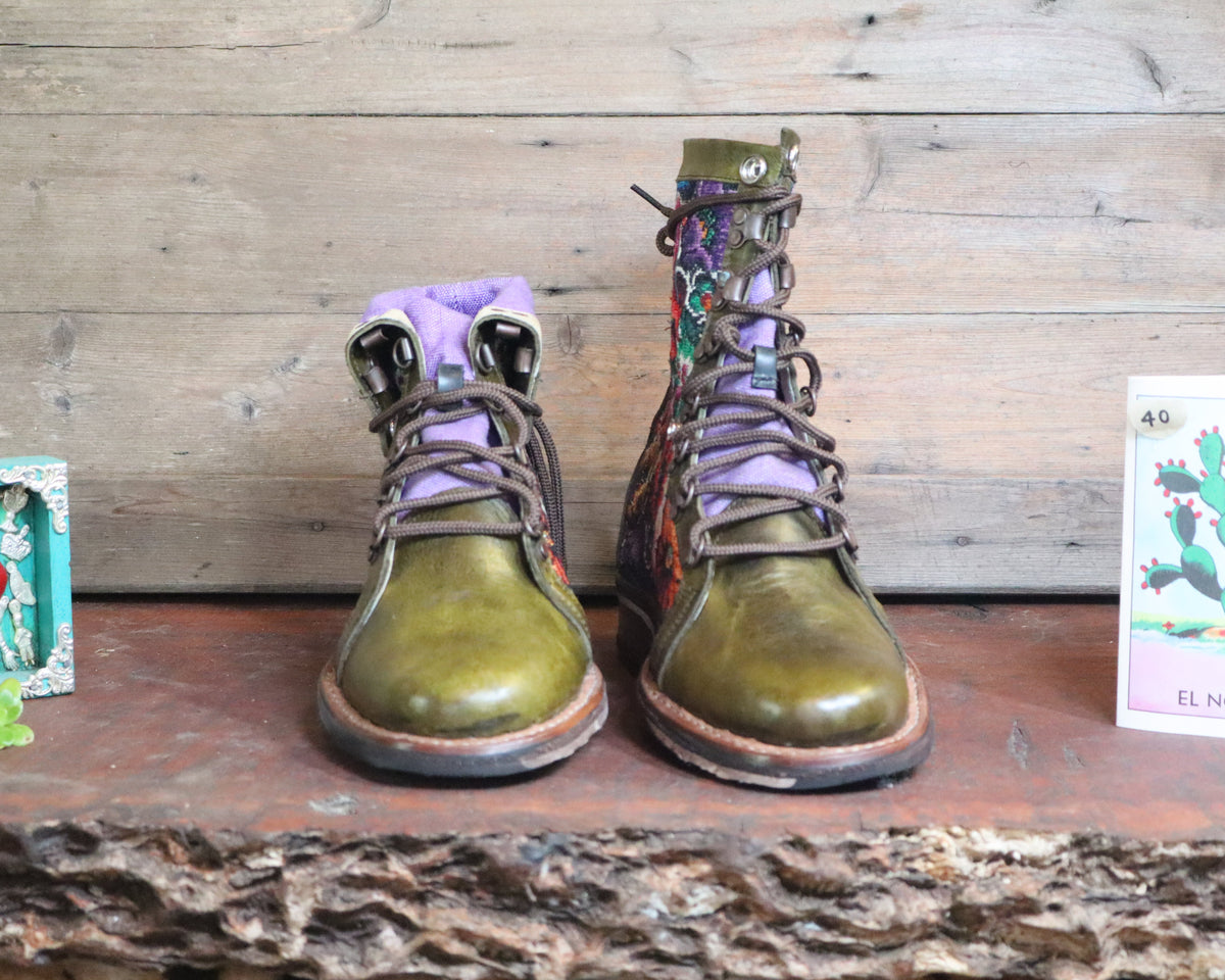 Size 40 - Gypsy Boots - Antique Garden