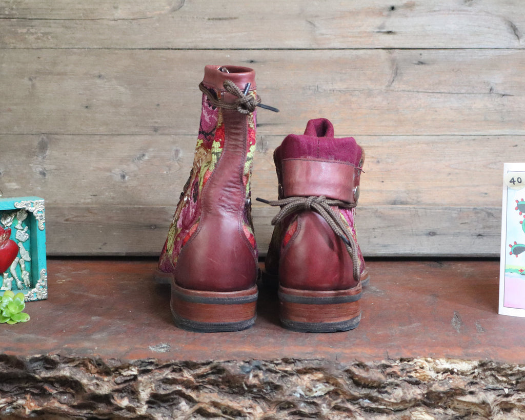 Size 40 - Gypsy Boots - Pink Roses