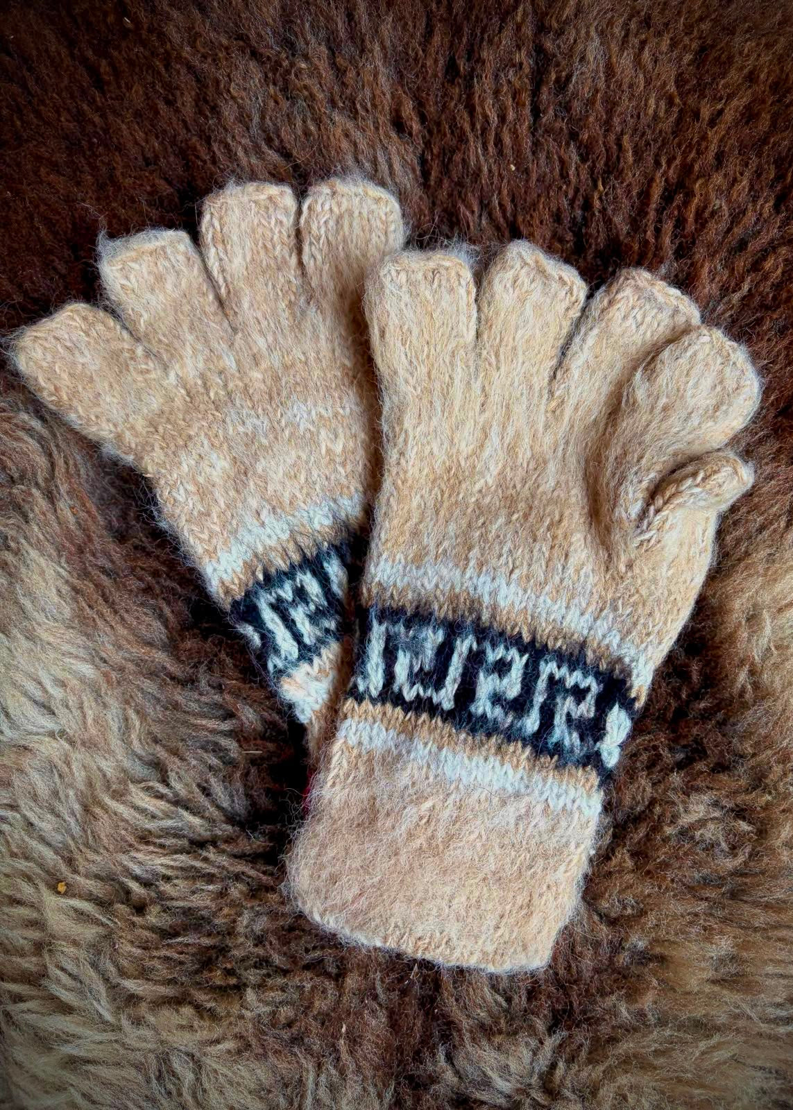 Alpaca Gloves - Wheat